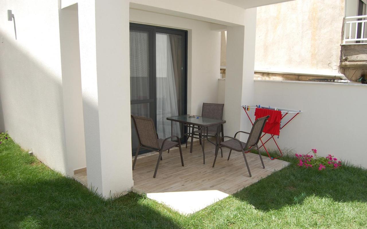 Sarti Holidays Apartamento Exterior foto
