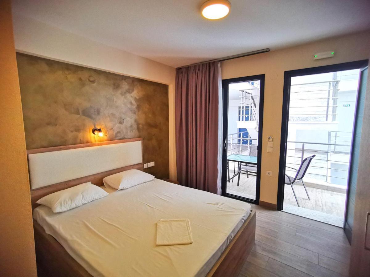 Sarti Holidays Apartamento Exterior foto